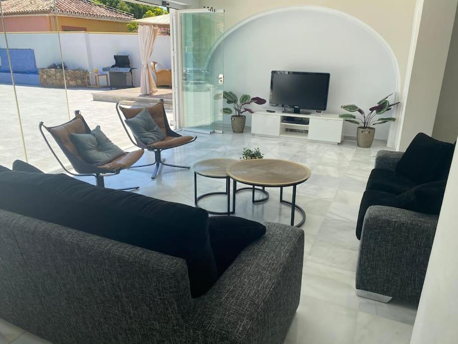 Sunny Villa Mijas With Large Pool Free Parking Malaga Exterior photo